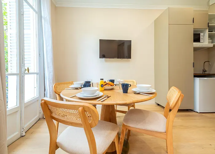 Tastefully Decorated Air-conditioned - 17 아파트 파리